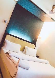VIP International - 7