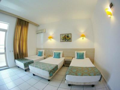 Kleopatra Carina - 28