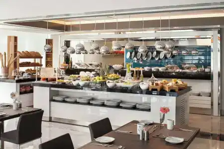 Ramada & Suites by Wyndham Izmir Kemalpasa - 3