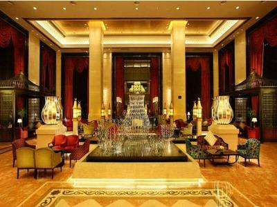 Wyndham Grand Plaza Royale Palace - 4