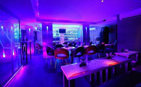 VIP International - 30