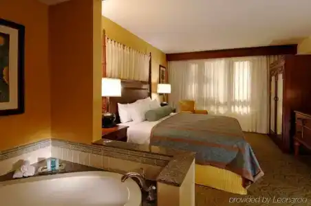 Hilton Grand Vacations Club Grand Waikikian - 15