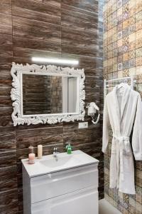 Theatre Boutique Apart-Hotel - 72