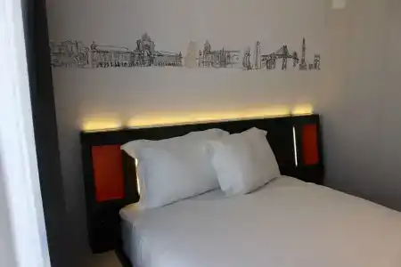 EasyHotel - 3
