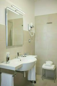 Mercure Rome Piazza Bologna - 35