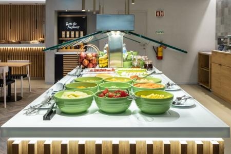 Holiday Inn Lisbon by IHG - 10