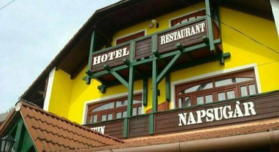 Napsugár és Gulyás Kunyhó Étterem - 27
