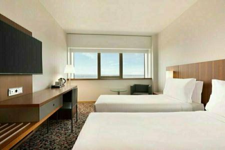 Ramada by Wyndham Lisbon - 45