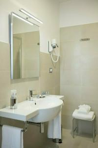 Mercure Rome Piazza Bologna - 42
