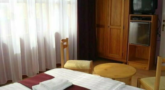 Napsugár és Gulyás Kunyhó Étterem - 23