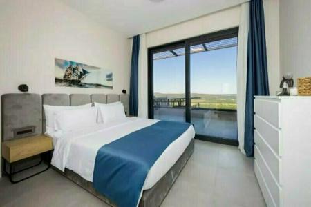 Royal Blue Resort & Residences - 14