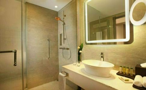 DoubleTree by Hilton Jakarta - Diponegoro - 49