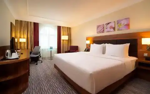 Hilton Garden Inn - 6