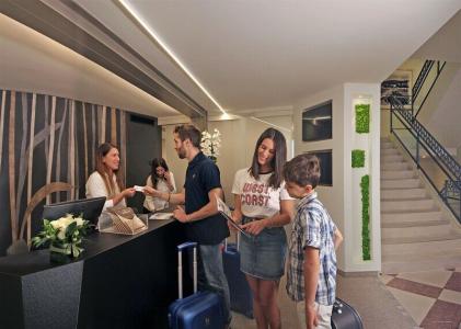 Continental & Residence - 26