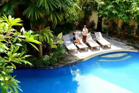 Suris Boutique - 5