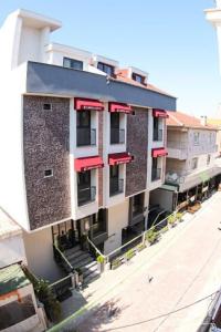 Campus Boutique - 38