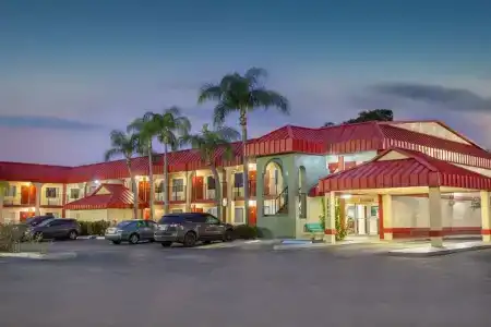Super 8 By Wyndham Clearwater/Us Hwy 19 N - 3