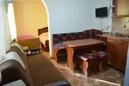 Aghasu Tun B&B - 1