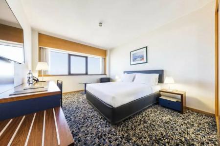 Ramada by Wyndham Lisbon - 27