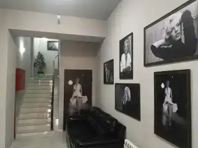 Monroe - 18
