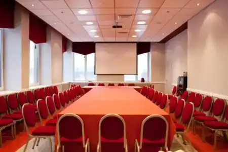 Охтинская - 16