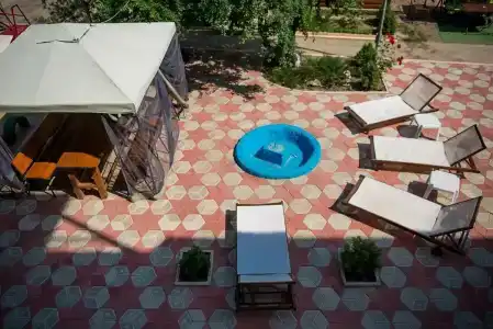 у море База отдыха "Янтарь 3" - 1