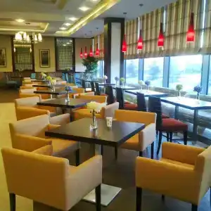 Hilton Garden Inn - 3