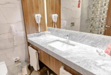 Ramada by Wyndham Beylikduzu - 34