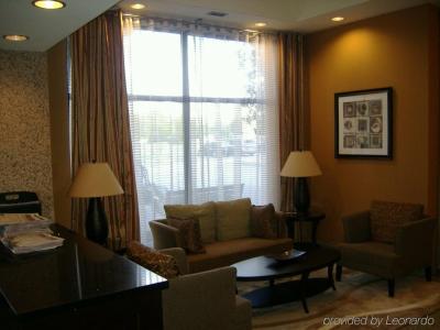 Holiday Inn Windsor - Ambassador Bridge - 36