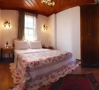 White Garden-Adult Only - 28
