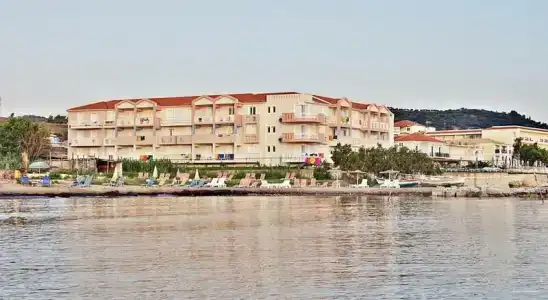 Xenos Kamara Beach Apart-hotel - 9