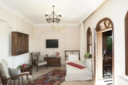 Mandarin & Mango Boutique - 11