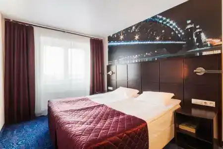 Охтинская - 9