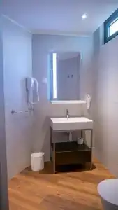 EasyHotel - 4