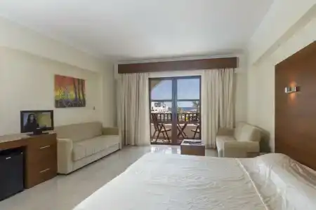 Costa Lindia Beach - 35