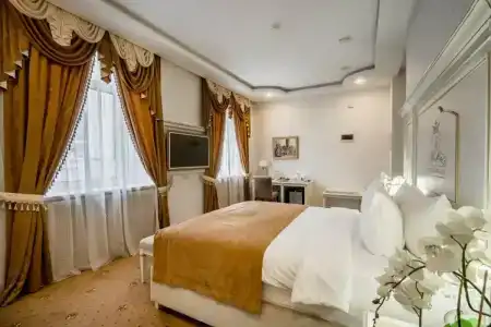 Imperial Palace - 77