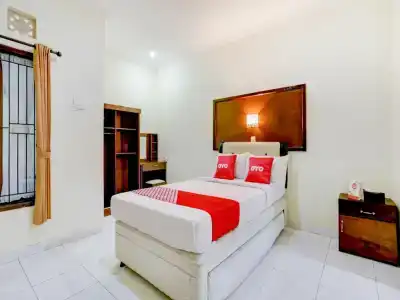 Teges Inn Kuta - 40