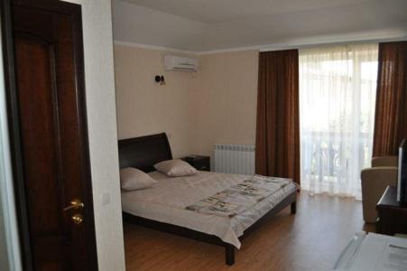Guest House on Pervomayskaya - 11