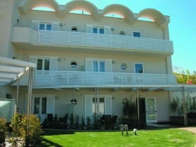 Marina 10 Design & Spa - 2