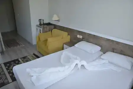 Cleopatra King Apart - 43