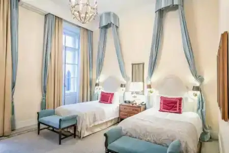 Four Seasons Lion Palace - 68