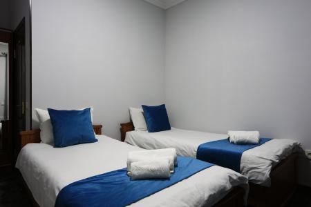 Globus Avenue - 12