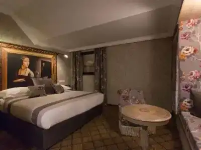 Mystery Budapest, Preferreds & Resorts - 49