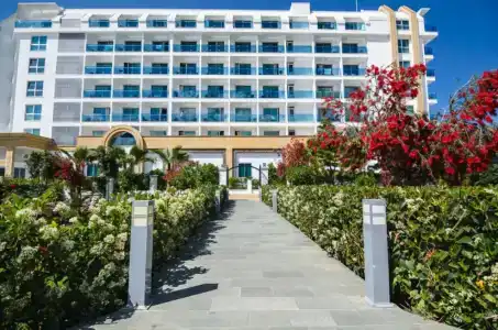 The Lumos Deluxe Resort & Spa - 20