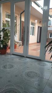 Globus Avenue - 4