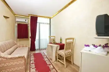 Ephesus Hitit Restaurant - 38