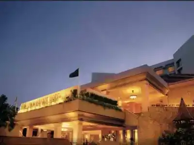 JW Marriott Mumbai Juhu - 6