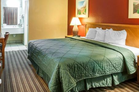 Rodeway Inn East - 14