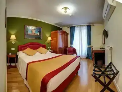 Piazza Di Spagna - 11