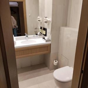 CALVARY & Restaurant Vilnius - 54